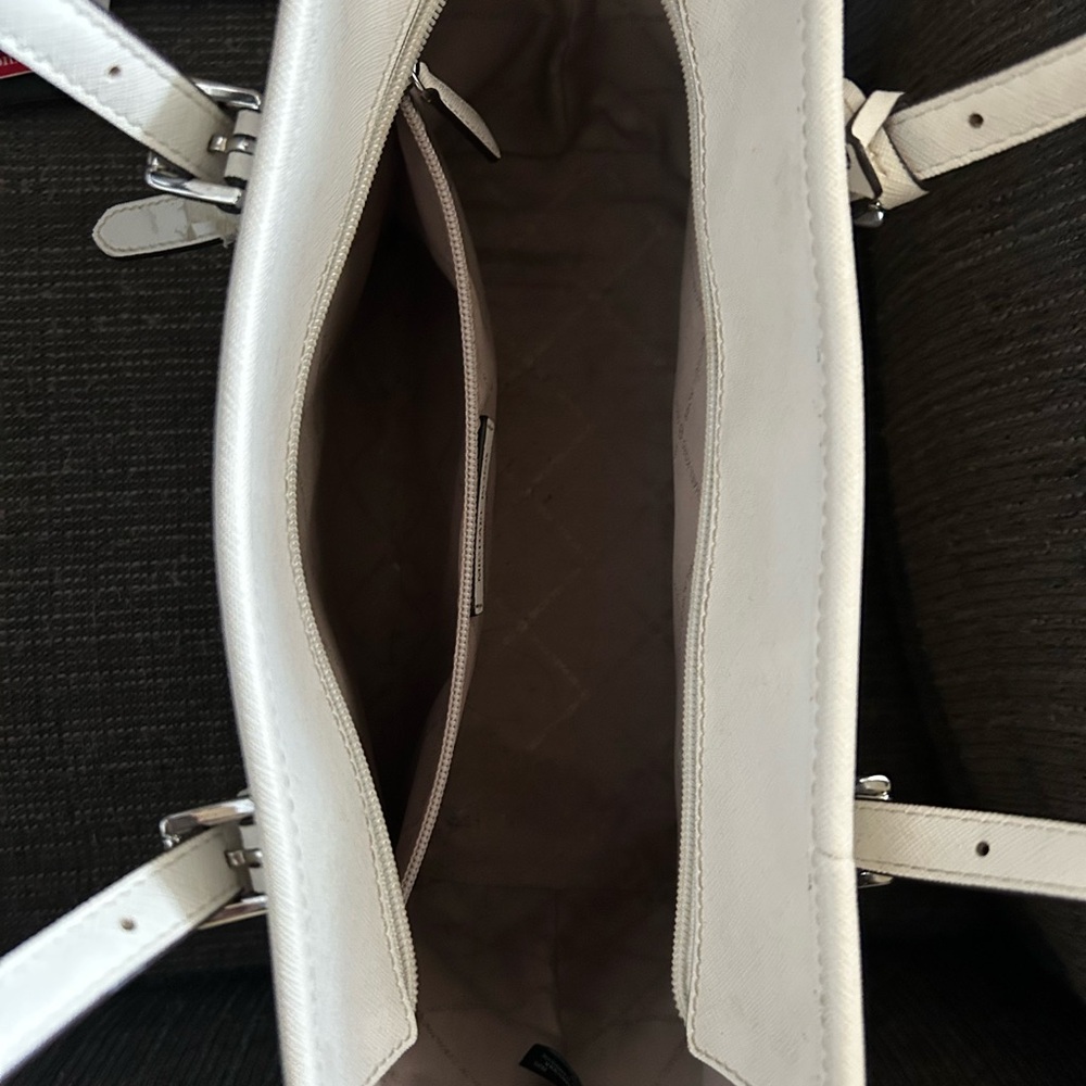 Michael Kors White Tote Bag-NEVER BEEN USED! - Picture 3 of 7